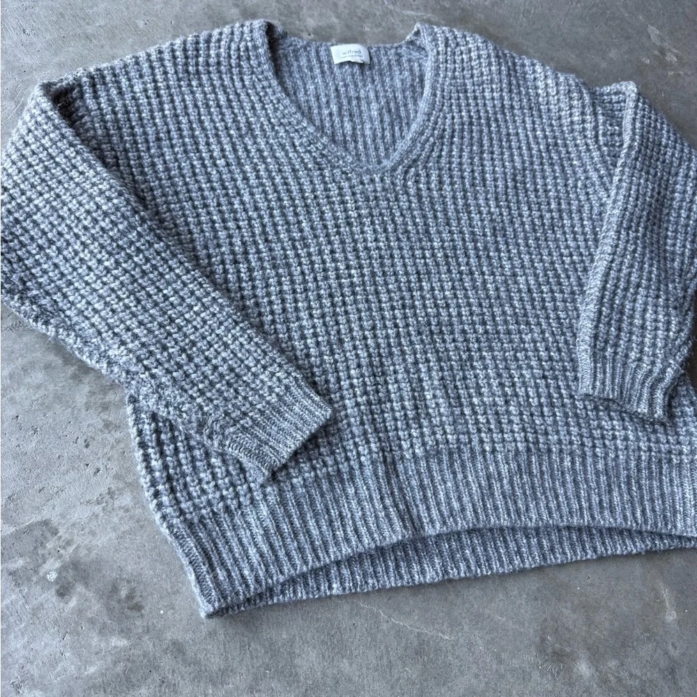 Wilfred Aritzia Charcoal V-Neck Sweater Cotton and Alpaca Blend Size Small - Picture 2 of 9